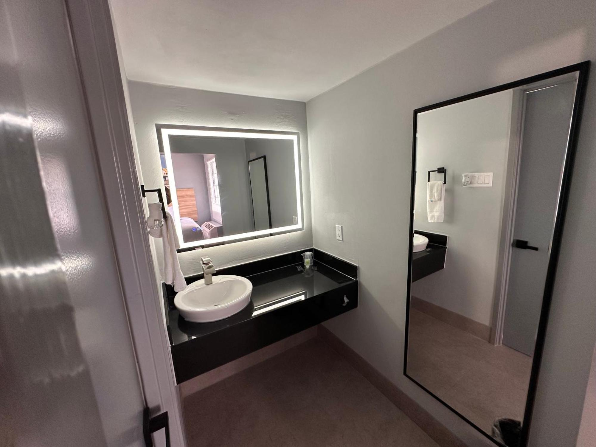 Scottish Inns & Suites Тексас Сити Екстериор снимка