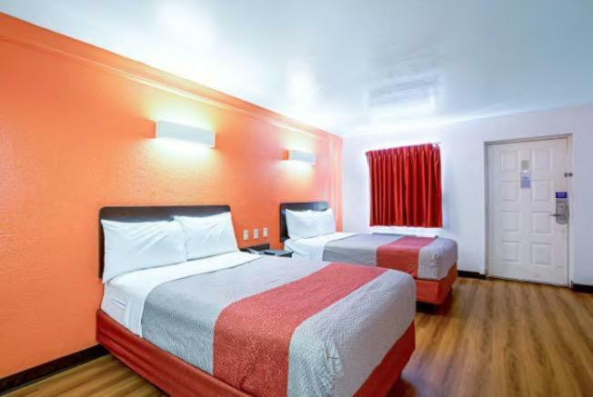 Scottish Inns & Suites Тексас Сити Екстериор снимка